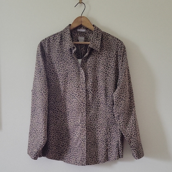 NWT Chico's No Iron All Seasons Animal Print LS Button Down Size XL - Picture 1 of 6
